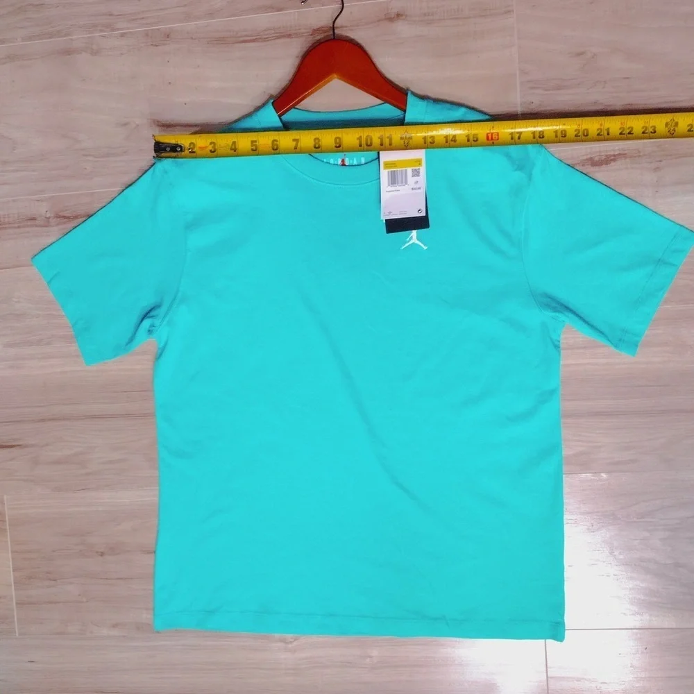 Jordan Men's green T-Shirt size S brand new w tags